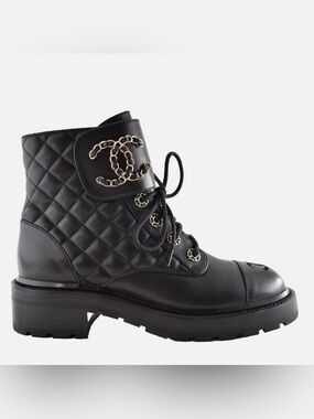 CHANEL 21A Quilted Classic Combat Boots